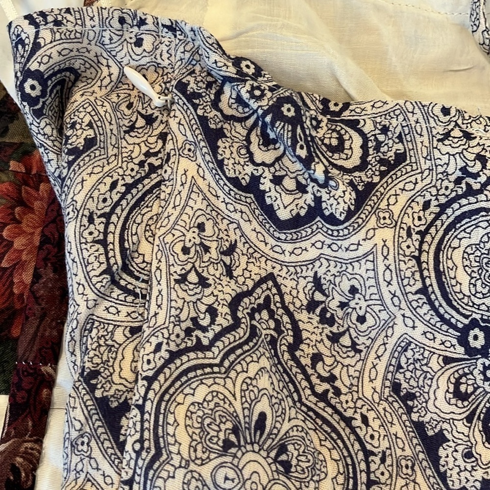 Hem & Thread Women’s Tan And Blue Paisley Jumpsuit Size Small NWT - Picture 11 of 11